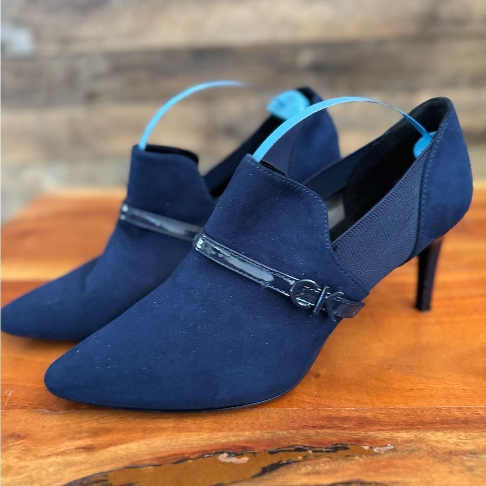 Calvin Klein “Jaclyn” Navy Blue Suede Pointed Toe Booties – Size 10
